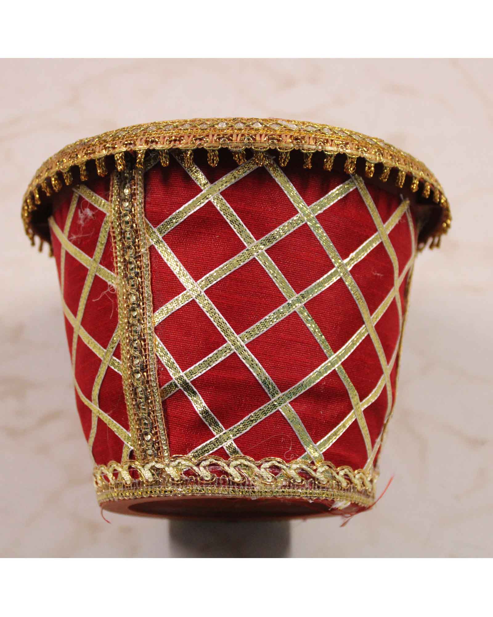 Resham Embroidered Kunda