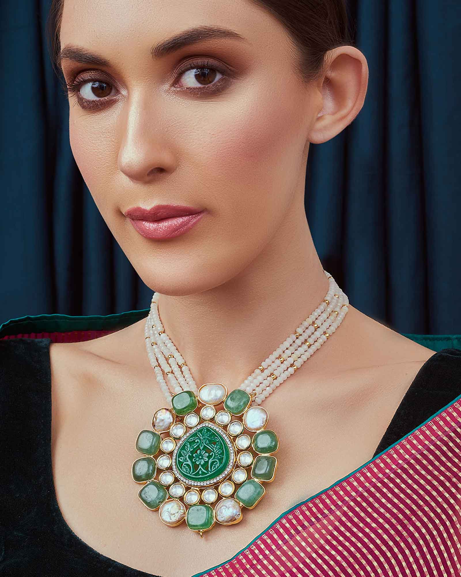 Green White Gold Tone Kundan Necklace  