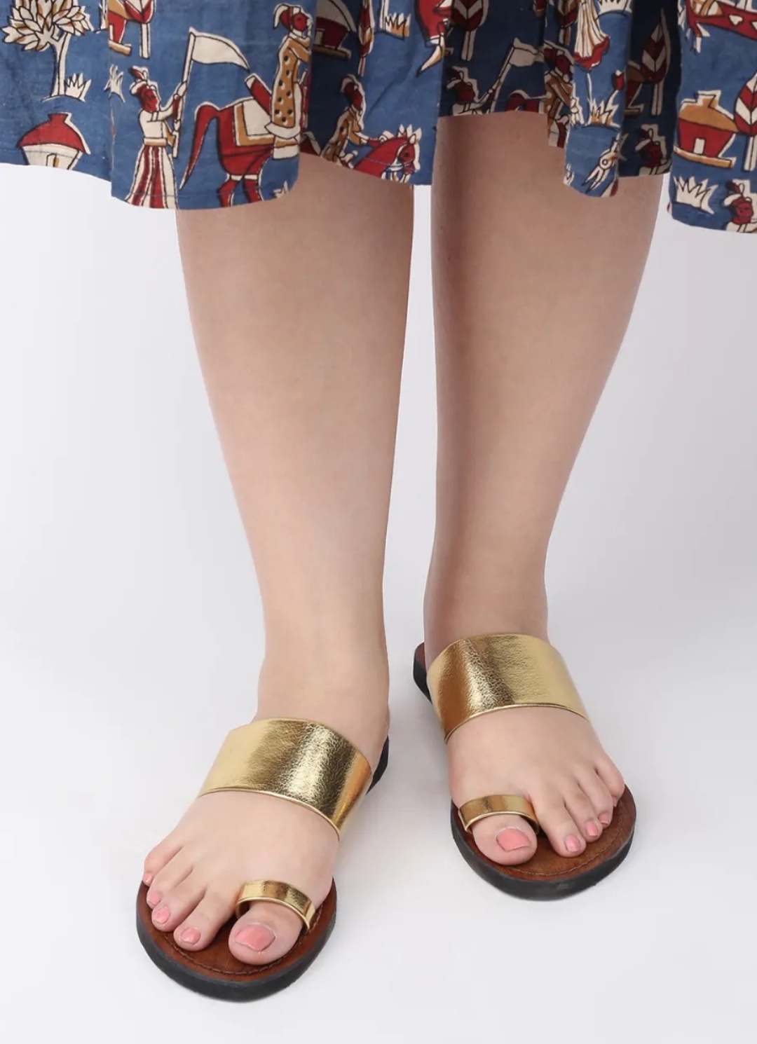 Gold Solid Metallic Basic Kohlapuris